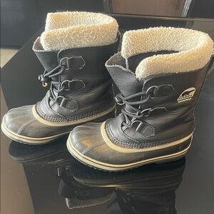 Sorel Black and White Insulated Boots
